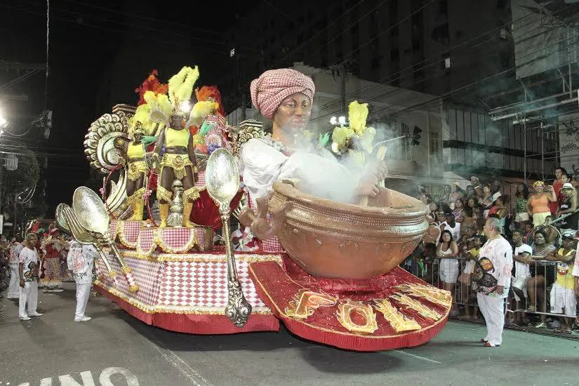 Imagem ilustrativa da imagem Grupo Principal fecha Carnaval no centro de Niterói