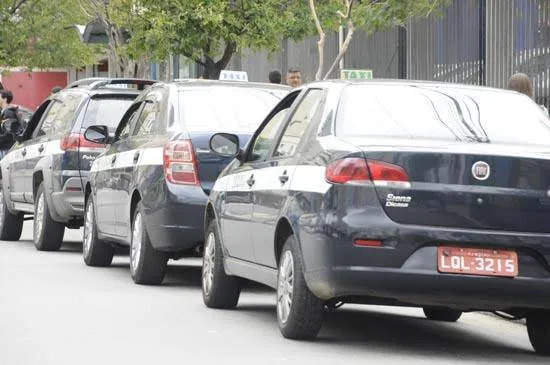 De acordo com o órgão, se o taxista trafegar sem a atualização metrológica pode sofrer multas