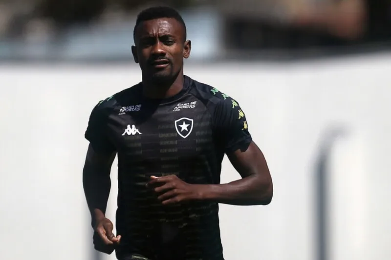 Kalou e Botafogo devem seguir caminhos distintos na próxima temporada