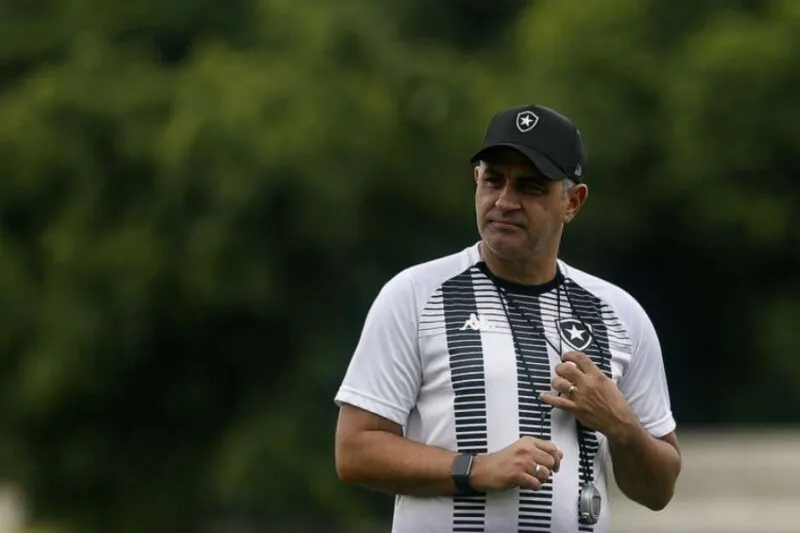 Marcelo Chamusca fará sua estreia como novo técnico do Botafogo