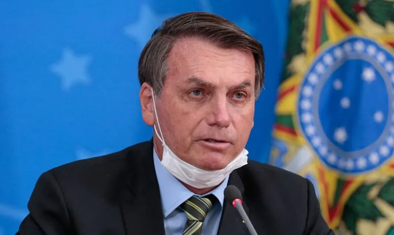Bolsonaro citou endividamento do governo ao falar sobre o auxílio