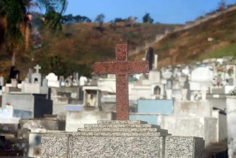 Em abril, 430 mortos por Covid-19 foram sepultados em São Gonçalo
