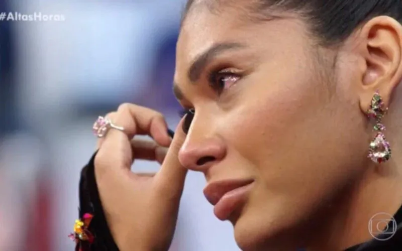 A cantora se emocionou no programa deste sábado 