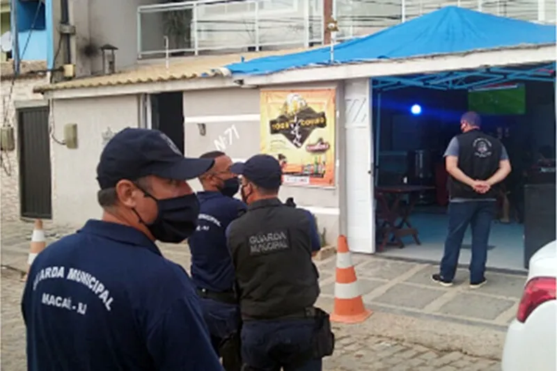 Denúncias podem ser realizadas pelo telefone 190 da Polícia Militar 