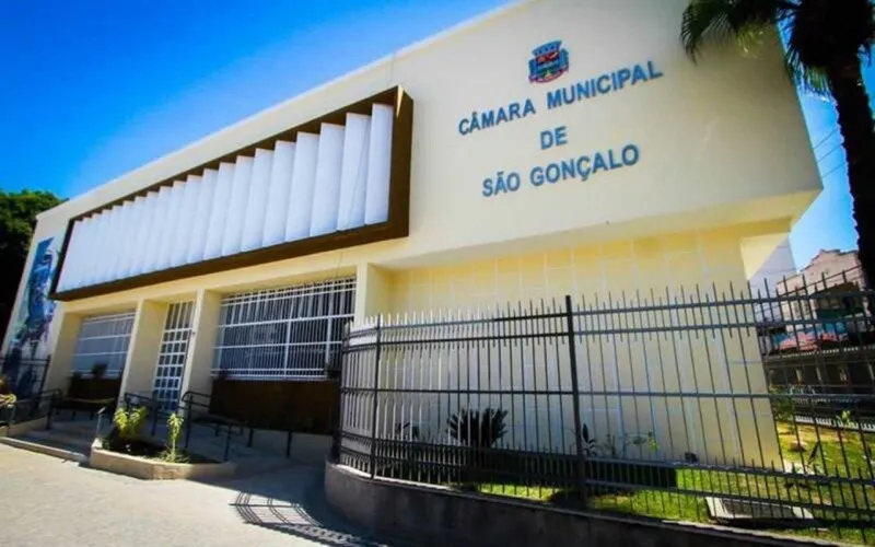 Emenda à Lei Orgânica Municipal que limita a reeleição de um mesmo vereador ao cargo de presidente da Câmara 