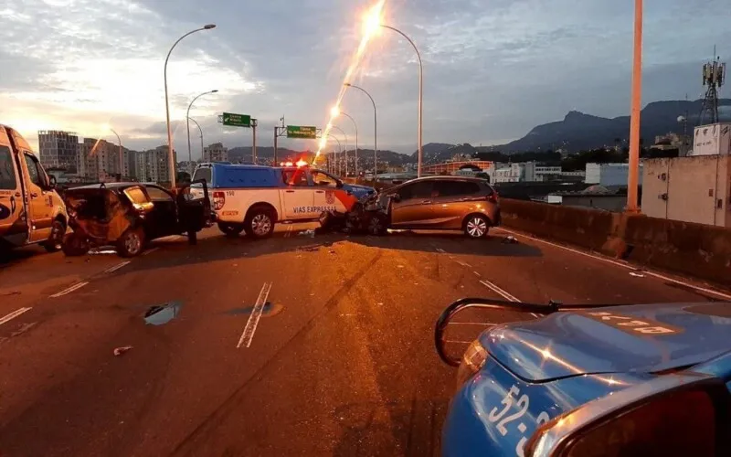 O caso ocorreu na madrugada deste domingo (18)