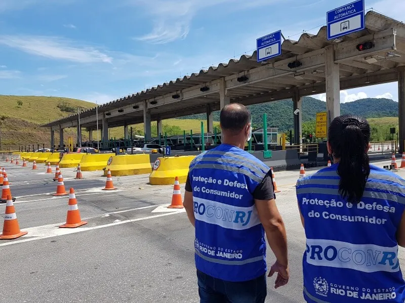 Segundo a lei estadual 8014/18, as empresas concessionárias de serviço público devem aceitar cartão de débito como meio de pagamento