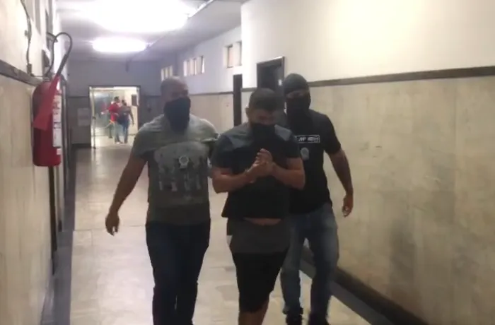 O criminoso foi localizado no bairro Campo Grande, Zona Oeste do Rio.