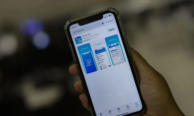 A atualização é feita inteiramente pelo celular