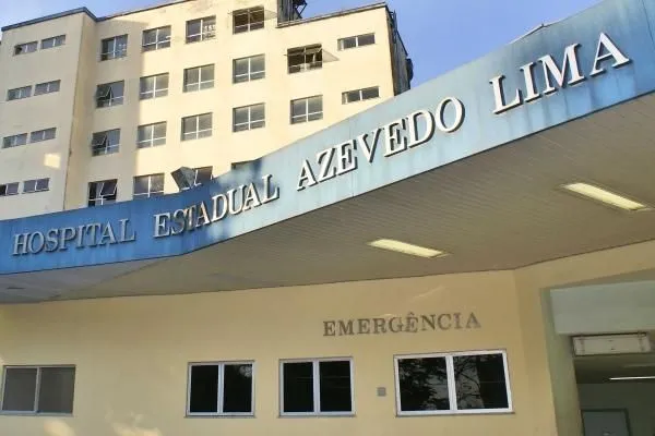 A  vítima foi levada para o Hospital Estadual Azevedo Lima (HEAL)