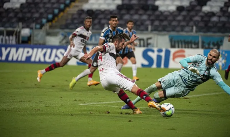 Flamengo encostou no líder Internacional com a vitória sobre o Grêmio