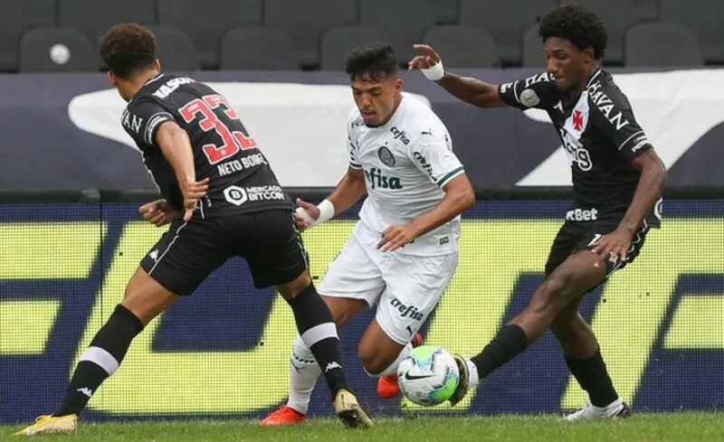 Vasco e Palmeiras fazem confronto em jogo adiado da 1° rodada