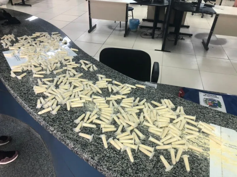 Ainda de acordo com os policiais, a operação continua para capturar outros envolvidos nos crimes