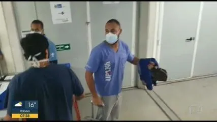  Ele é acusado de exercer ilegalmente a medicina