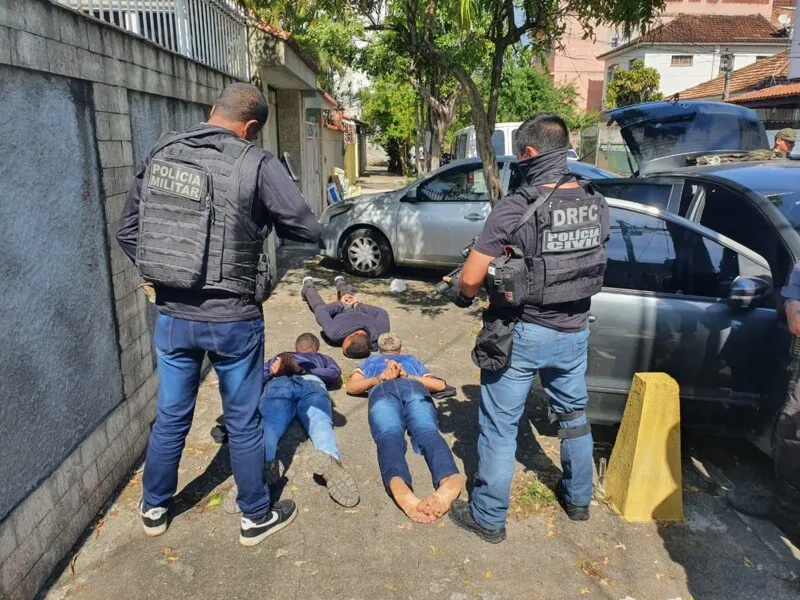 O trio foi surpreendido quando ia praticar um assalto no bairro Fonseca, em Niterói