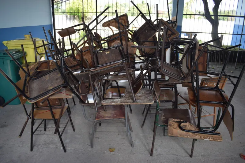 Imagem ilustrativa da imagem Tanguá vai restaurar mais de mil carteiras escolares em parceria com casa de recuperação