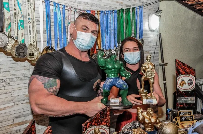Miguel Wagner Soares, de 36 anos, e Larissa Gomes da Silva, de 20 anos