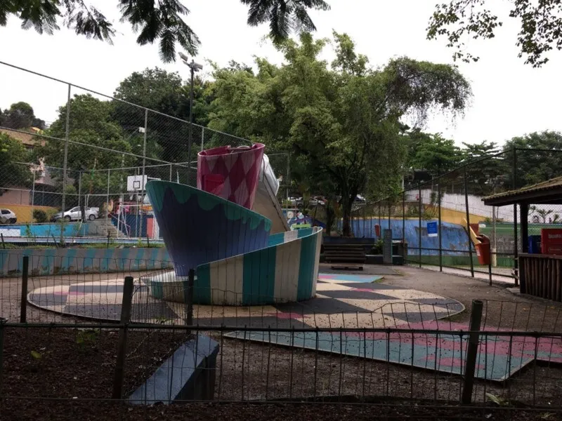 Imagem ilustrativa da imagem Dois motoqueiros são executados a tiros em praça de Niterói