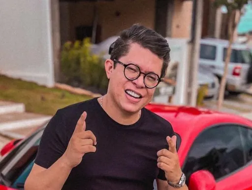 Ele era produtor do músico Xand Avião