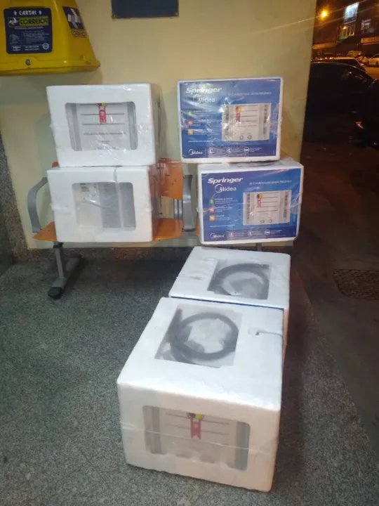 Ao todo, os criminosos tentaram roubar seis ares-condicionados 