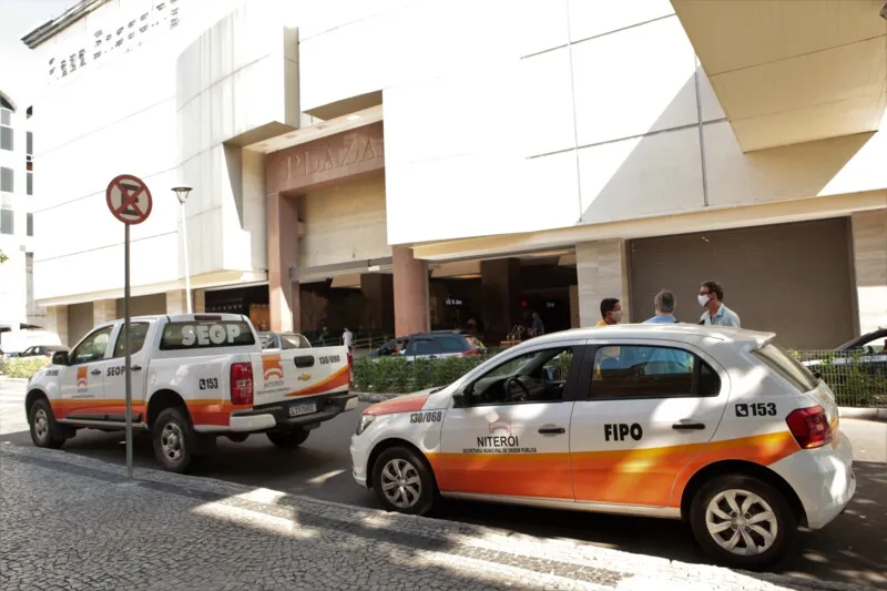 A taxa de paciente internados com Covid-19, o número de casos ativos, incidência de novos casos e taxa de ocupação de UTIs e leitos clínicos foram levados em consideração para a mudança da bandeira