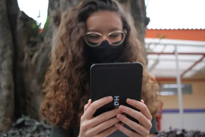 Devido às medidas de contenção da pandemia da Covid-19, as aulas serão realizadas em uma plataforma digital