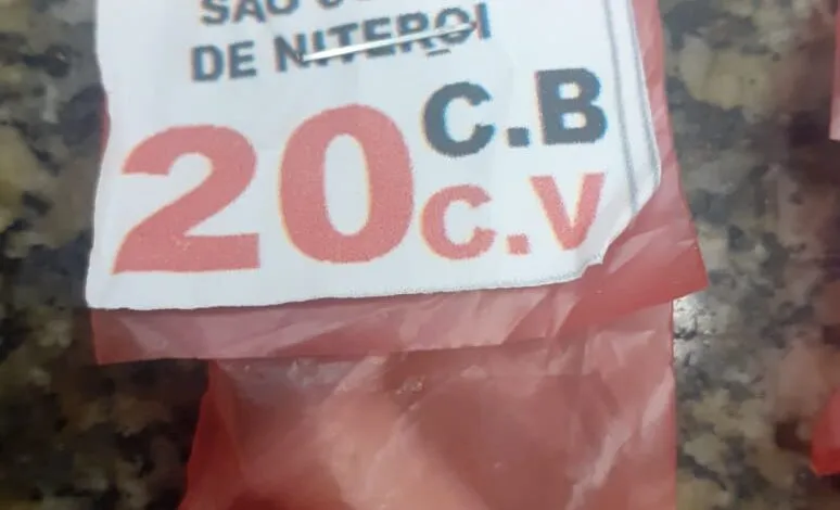 Imagem ilustrativa da imagem Mulher é presa com drogas no Centro de Niterói
