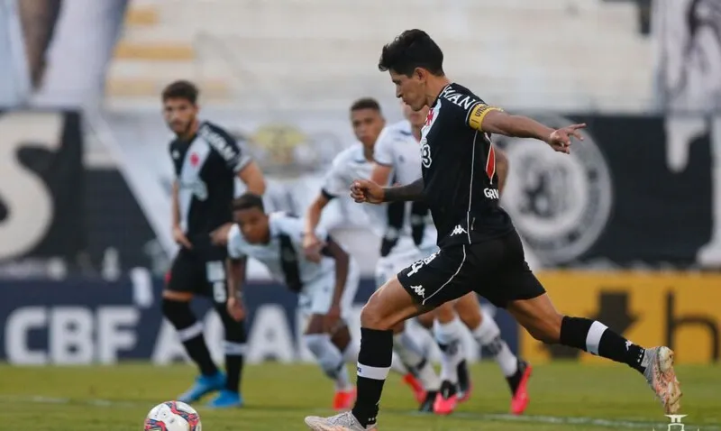Vasco continua longe dos líderes 