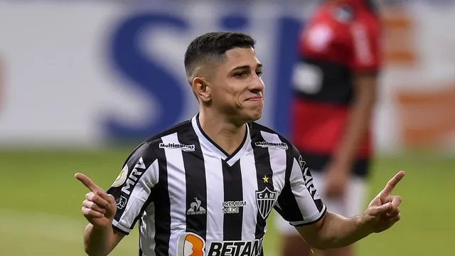 Galo venceu a partida por 2 a 1 