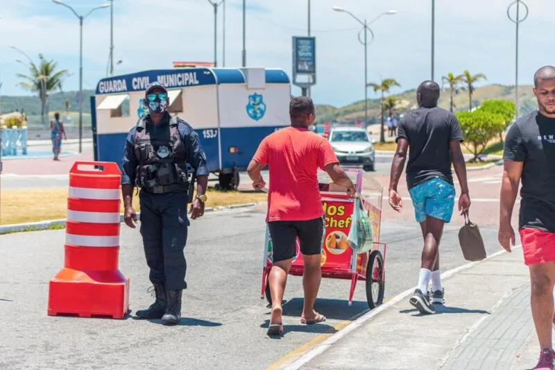 A Prefeitura de Cabo Frio está disponibilizando três números de WhatsApp para o cidadão denunciar irregularidades