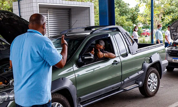 Para evitar aglomerações, o atendimento está sendo realizado mediante agendamento prévio