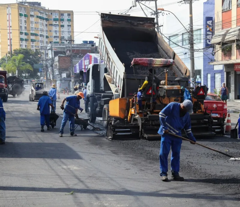 A ação já contemplou cerca de dois quilômetros de extensão da via