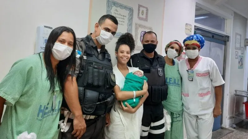 A menina que recebeu o nome de Kiara Letícia