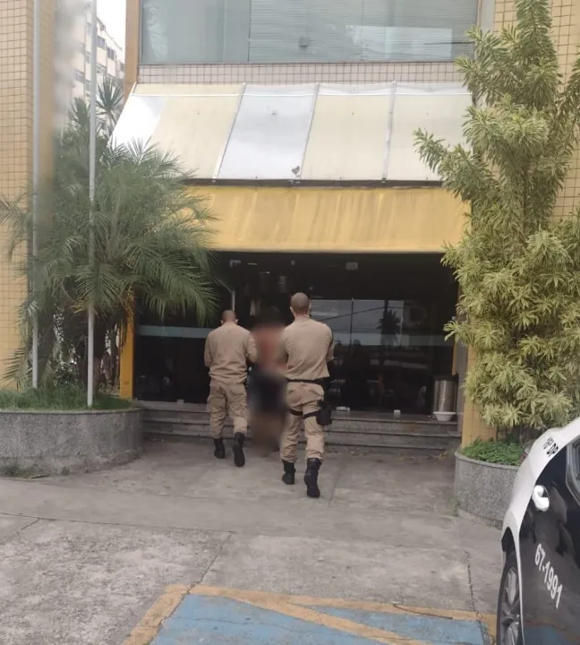 Na chegada ao Terminal Alvorada, o motorista acionou os agentes que prenderam o agressor