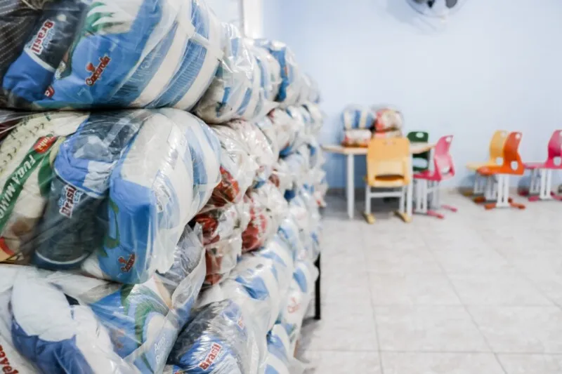 Imagem ilustrativa da imagem Prefeitura de Itaboraí inicia entrega de kits alimentação para escolas