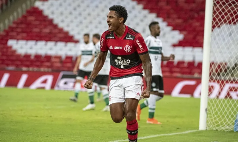 Com gols de Vitinho e Bruno Henrique, Flamengo avança às oitavas