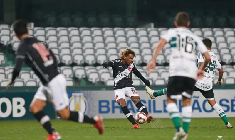 O Vasco segue em 6º com 17 pontos
