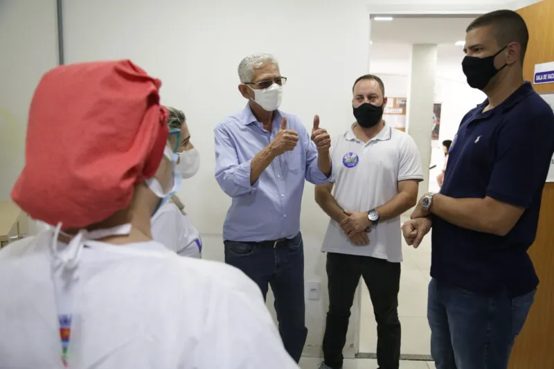 Ao todo, 544.627 pessoas receberam a primeira dose ou a dose única, o que corresponde a 63,93% da população vacinável
