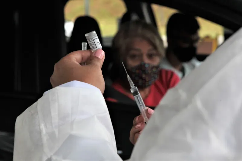 Prefeitura disponibiliza agendamento para a primeira dose por aplicativo para evitar filas e aglomeração

