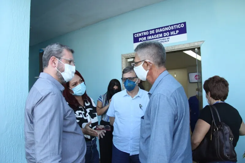 Prefeito de São Gonçalo, Capitão Nelson, vistoria unidade de saúde e anuncia melhorias e ampliação no atendimento