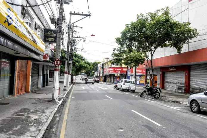 Comércio não essencial fecha a partir desta sexta-feira, dia 26
