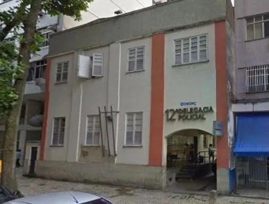 O homem foi detido por agentes da 12ª DP (Copacabana)