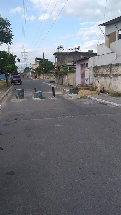 Operação ocorreu em várias ruas do bairro