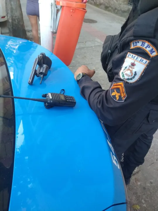 O caso foi registrado na 76° DP (Centro), onde o acusado foi autuado