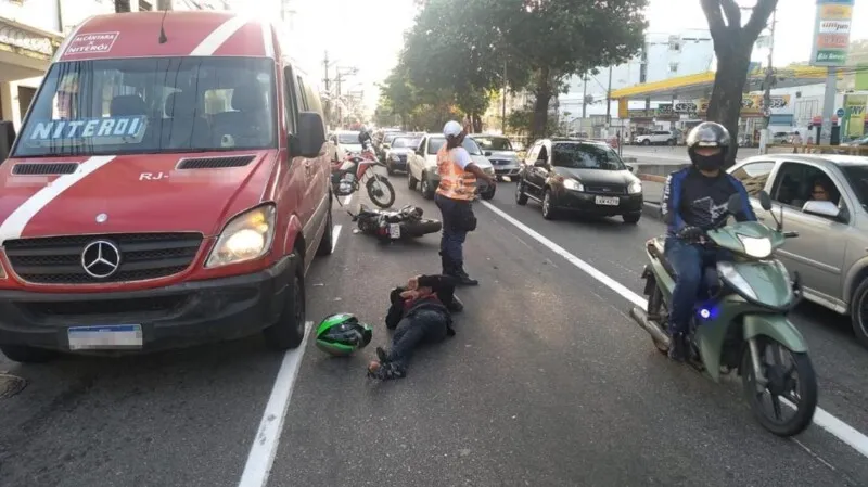 Uma faixa no sentido Niterói ficou interditada por 20 minutos