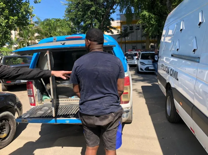 De acordo com a polícia, o acusado é  suspeito de participar de um homicídio na região 