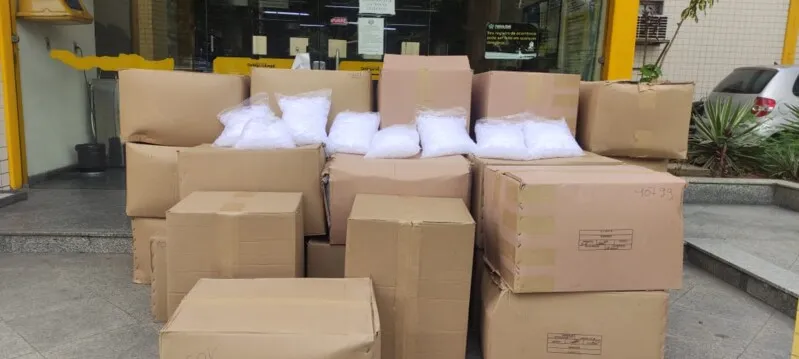 Foi apreendido material para endolação de drogas 