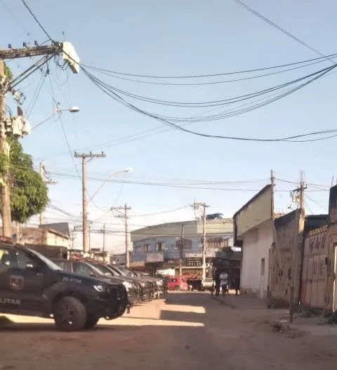 Policiais realizam ação no Complexo do Salgueiro