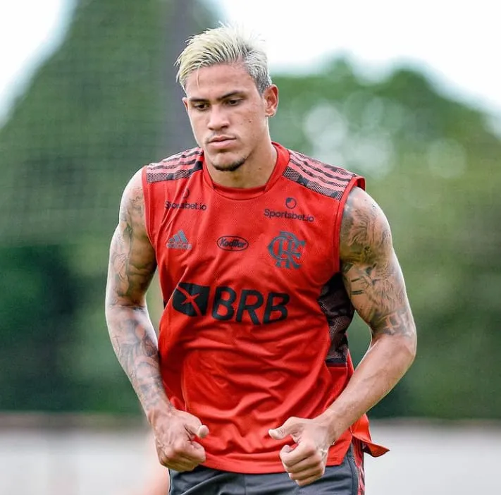 Pedro volta ao comando do ataque nesta partida contra o Resende
