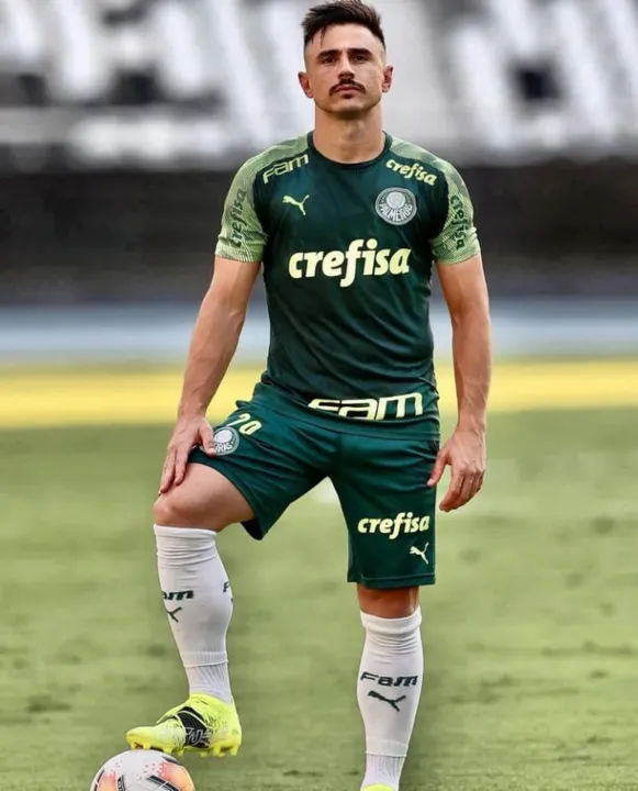 Willian Bigode é o principal alvo do Tricolor